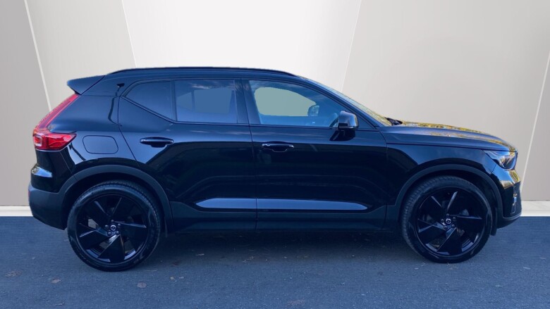 Volvo XC40 2.0 B4P Plus Black Edition 5dr Auto Petrol Estate